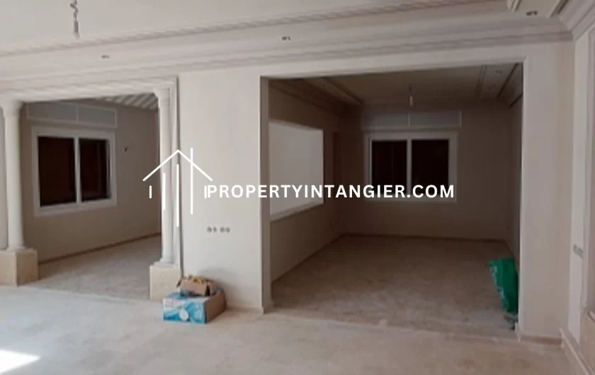 Villa neuve à vendre avec piscine à jbel kbir Tanger